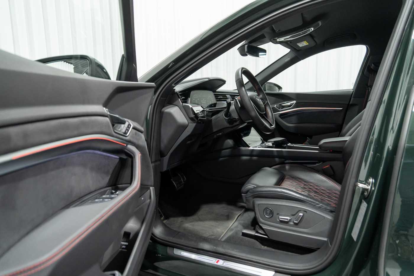 Audi Q8 e-tron 55 Quattro Competition Goodwood Green 