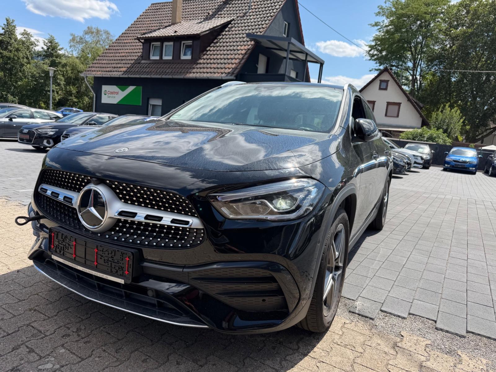 Mercedes-Benz GLA 250 4Matic*AMG-Line*AHK*RFK*Motorschade!