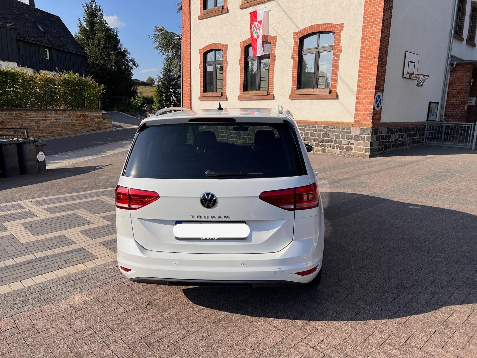 Volkswagen Touran 1.5 TSI OPF DSG Highline 7Sitzer AHK