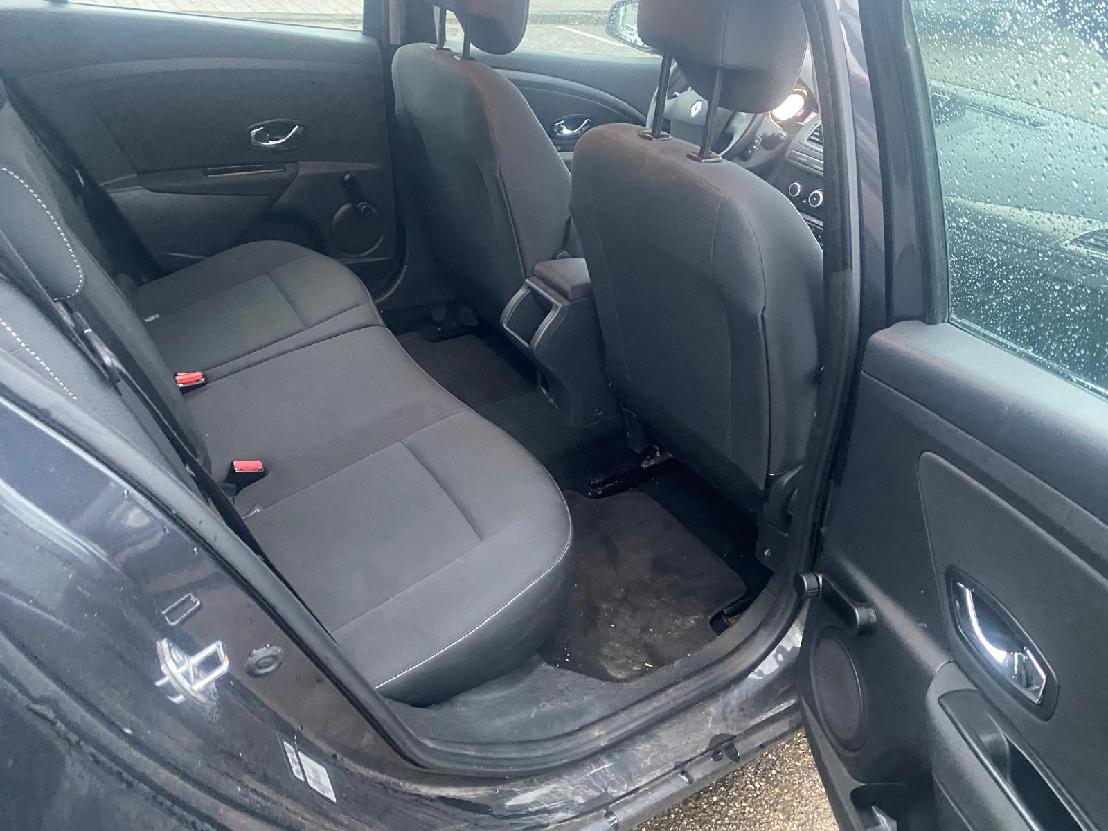 Renault Megane 2013 — photo 10