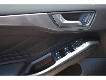 Fahrzeugabbildung Ford Focus 1,0 Titanium X+LED+KAMERA+KEYFREE+PDC V H+