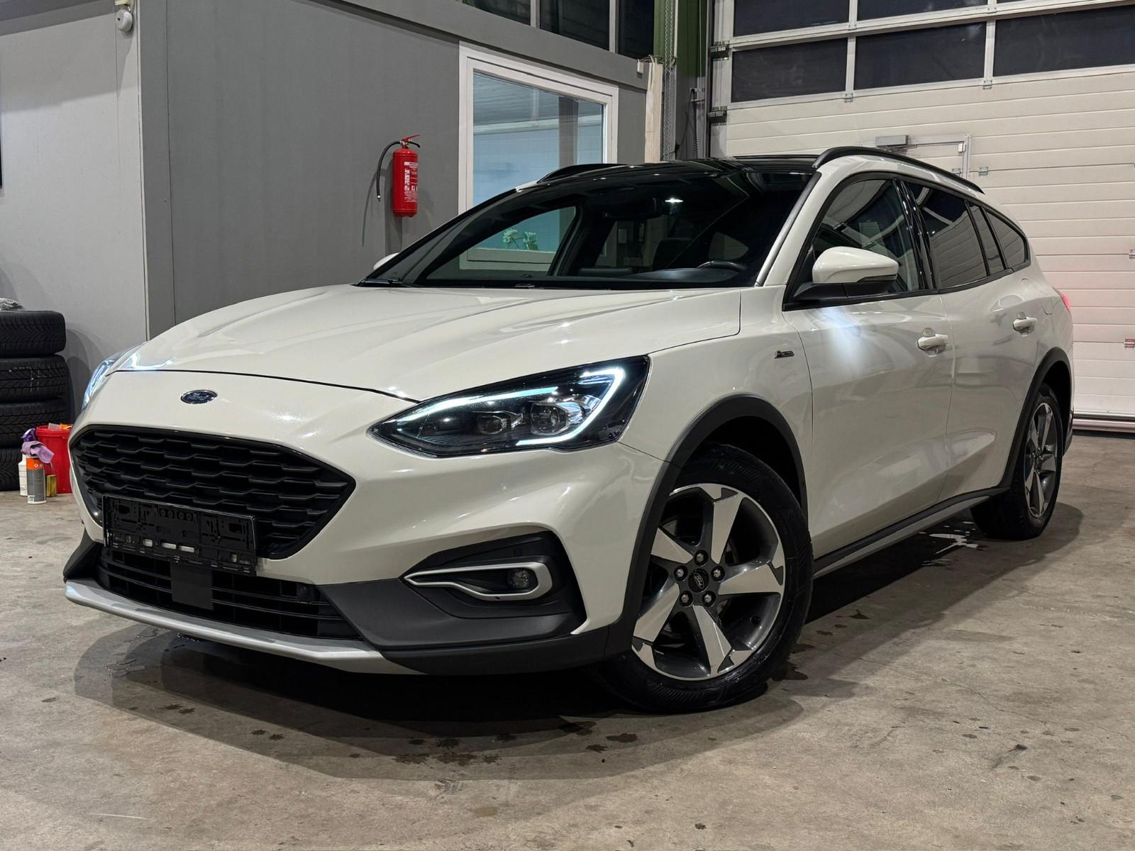 Ford Focus Turnier Active X "Automatik-Panoramadach"