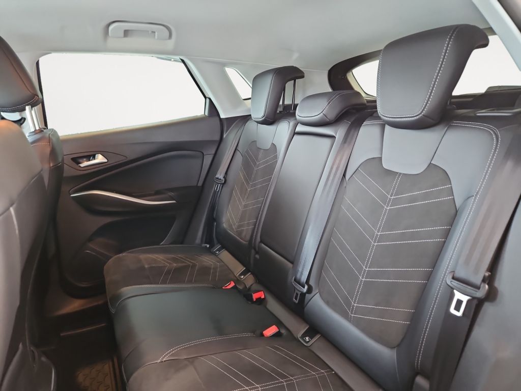 Fahrzeugabbildung Opel Grandland 1.2 Automatik GS Sitzheiz. LED-Matrix