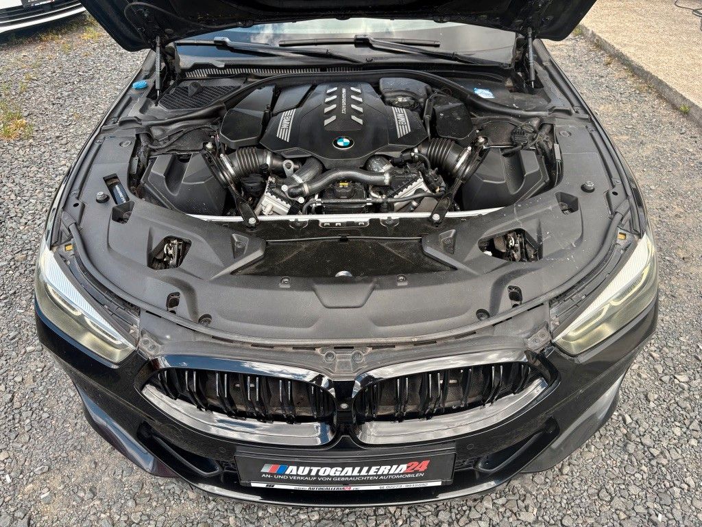 Fahrzeugabbildung BMW M850i xDrive GranCoupé M SPORTPAKET Navi Leder
