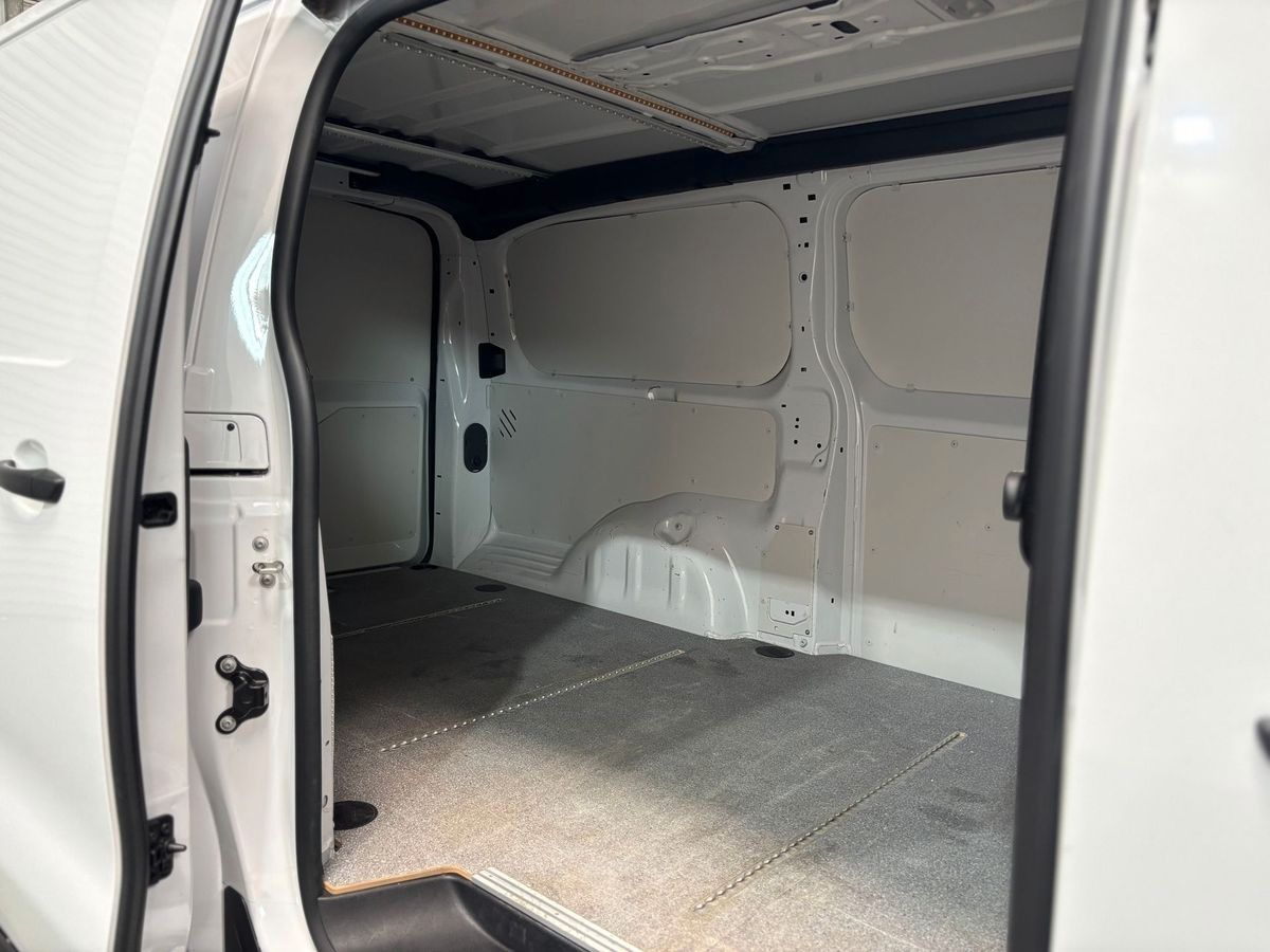Fahrzeugabbildung Opel Vivaro 2.0 D Edition L3#Klima#Navi#Carplay
