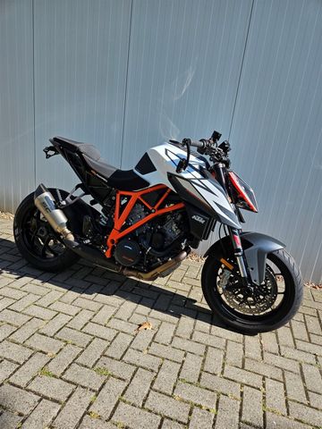 KTM 1290 Super Duke R Topzustand! viele Extras