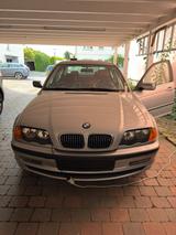 BMW 323i Gepflegter Klassiker zu verkaufen - BMW 323 mit Benzin-Antrieb: Automatik