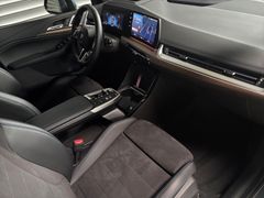 Fahrzeugabbildung BMW 218i Active Tourer--Pano/DrivingProf/eSitze/19LM