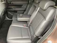 Santa Fe 1.6 T-GDI Hybrid 176 kW 4WD Calligraphy – Bild 12