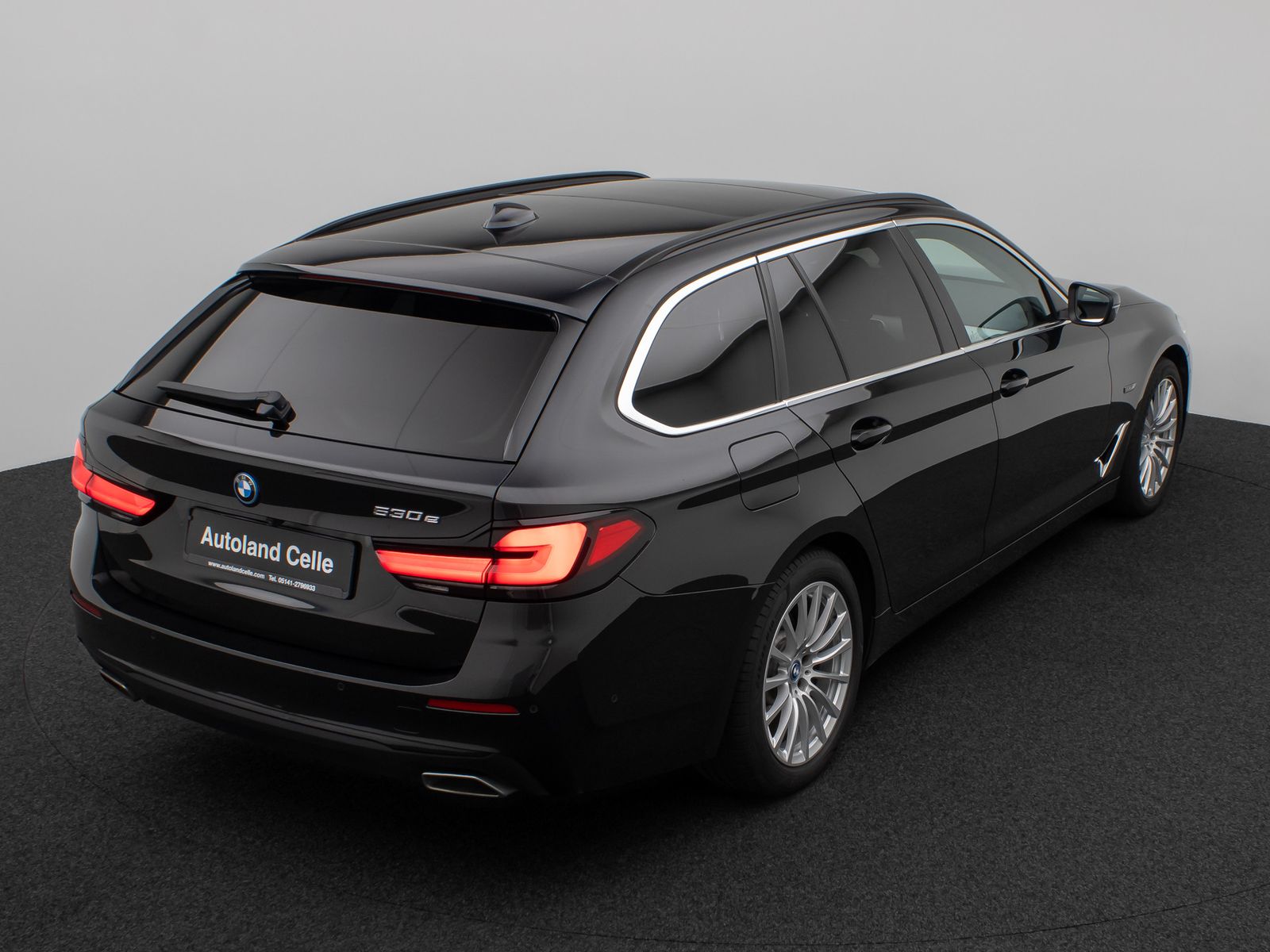 Fahrzeugabbildung BMW 530e Panorama 360°DAB H/K ACC AHK Alarm Leder