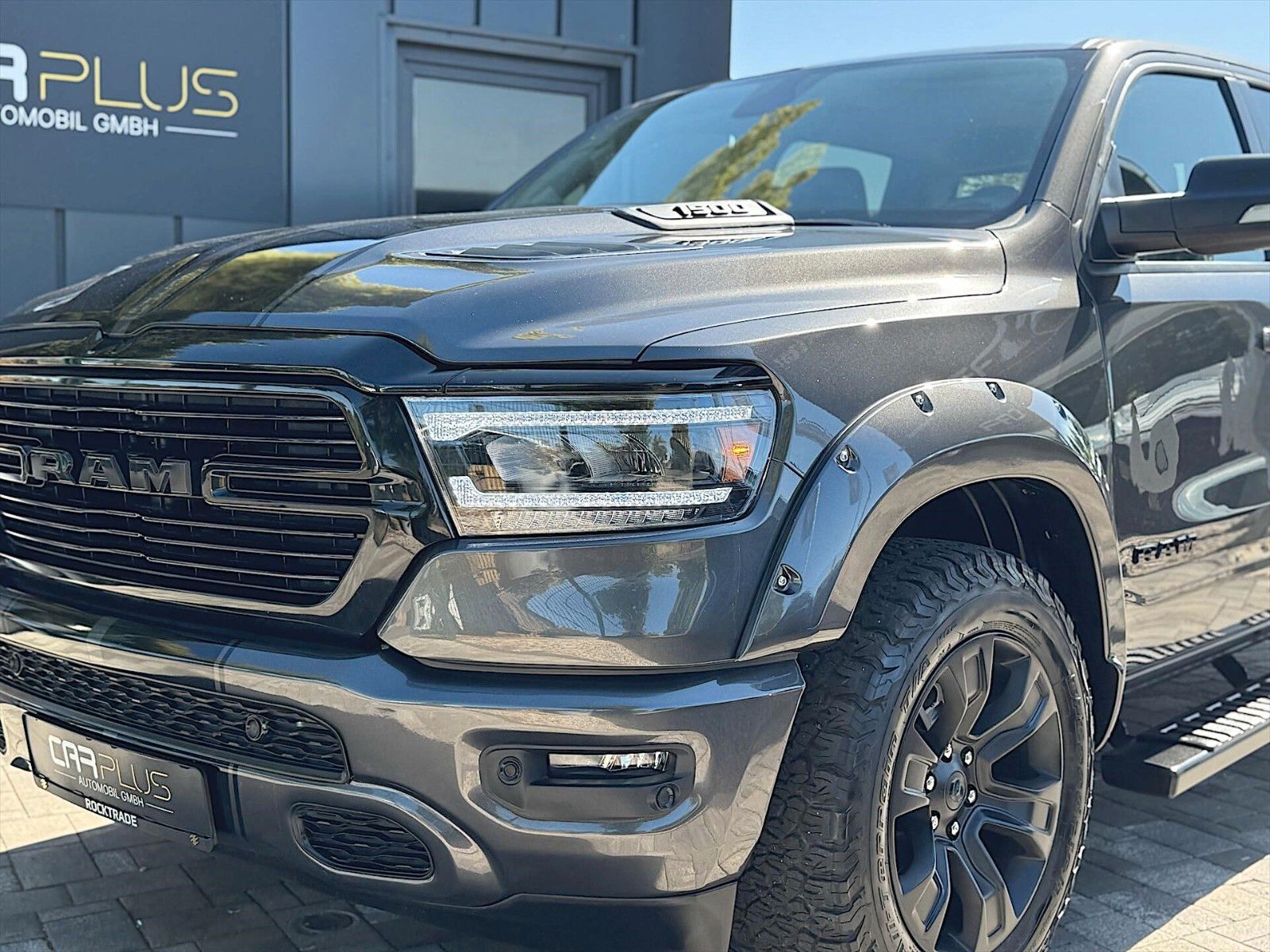 Fahrzeugabbildung Dodge RAM 5.7 V8 HEMI Night Edition OFFROAD 4x4 19%