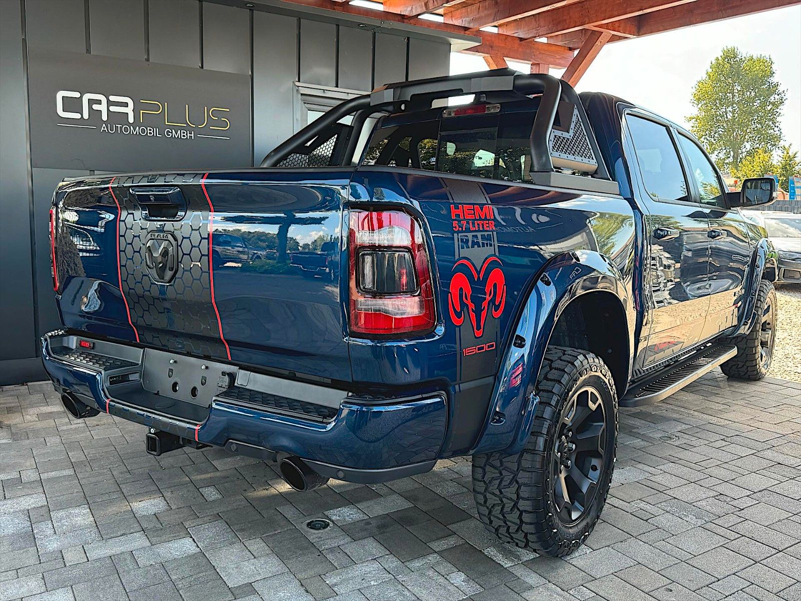 Fahrzeugabbildung Dodge RAM 5.7 V8 HEMI Night-Edition Offroad 4x4 LPG