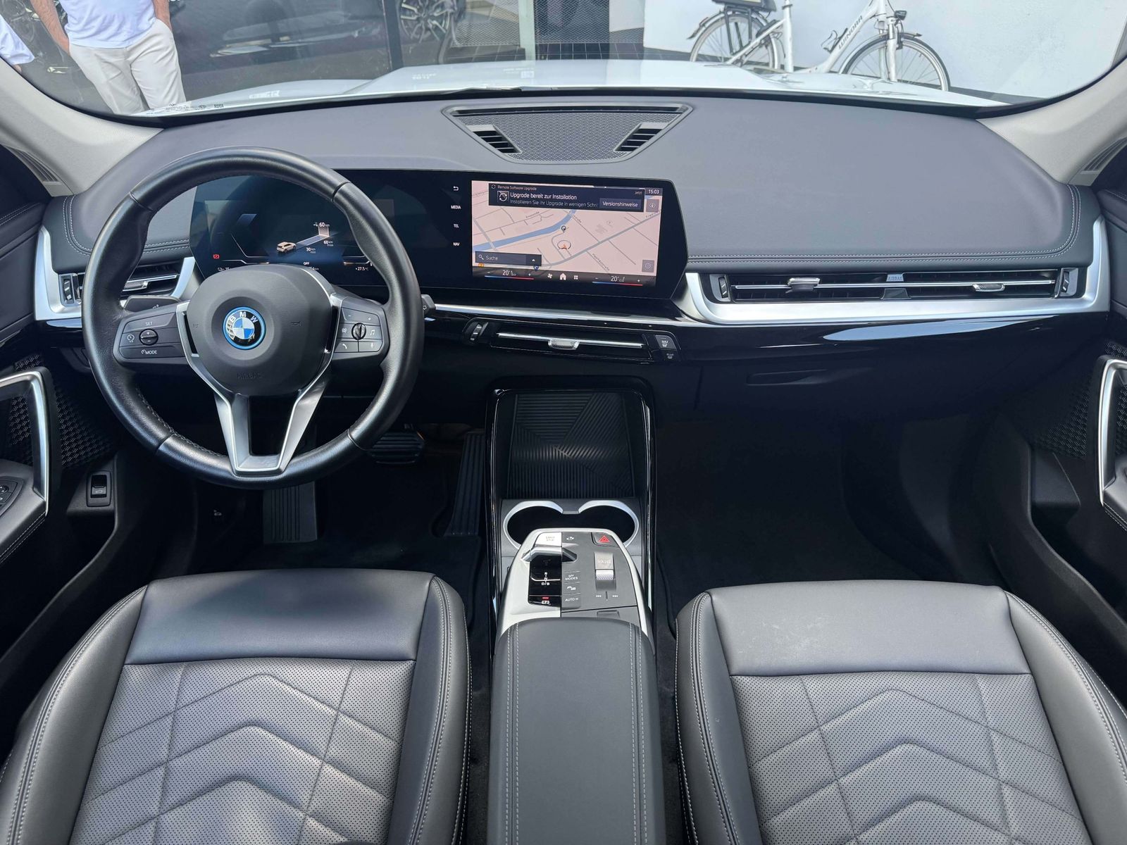 BMW iX1 xDrive30 xLine PA RFK DAB Shz CarPlay 18 LM foto 3