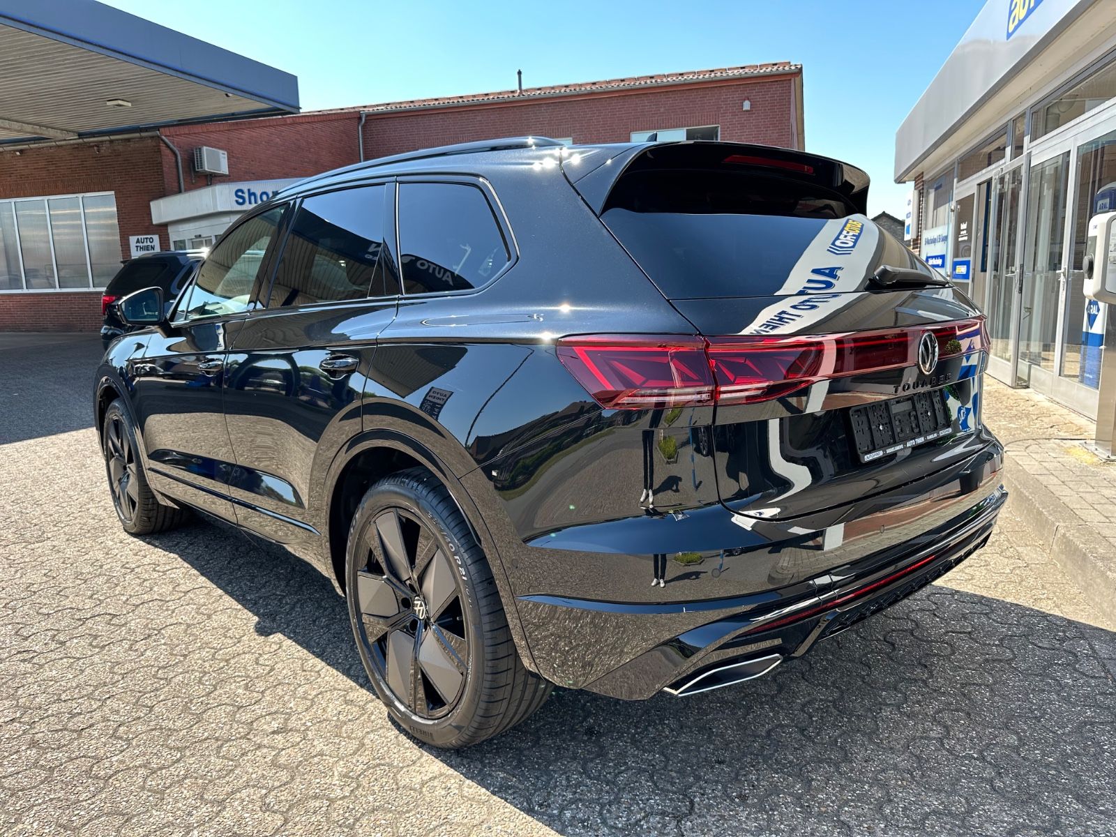 Fahrzeugabbildung Volkswagen Touareg 3.0 TDI 4Motion R-Line Pano/AHK/IQ/Navi