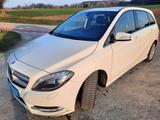 Mercedes-Benz B 180 - Sportpaket - Mercedes-Benz B 180 in Augsburg
