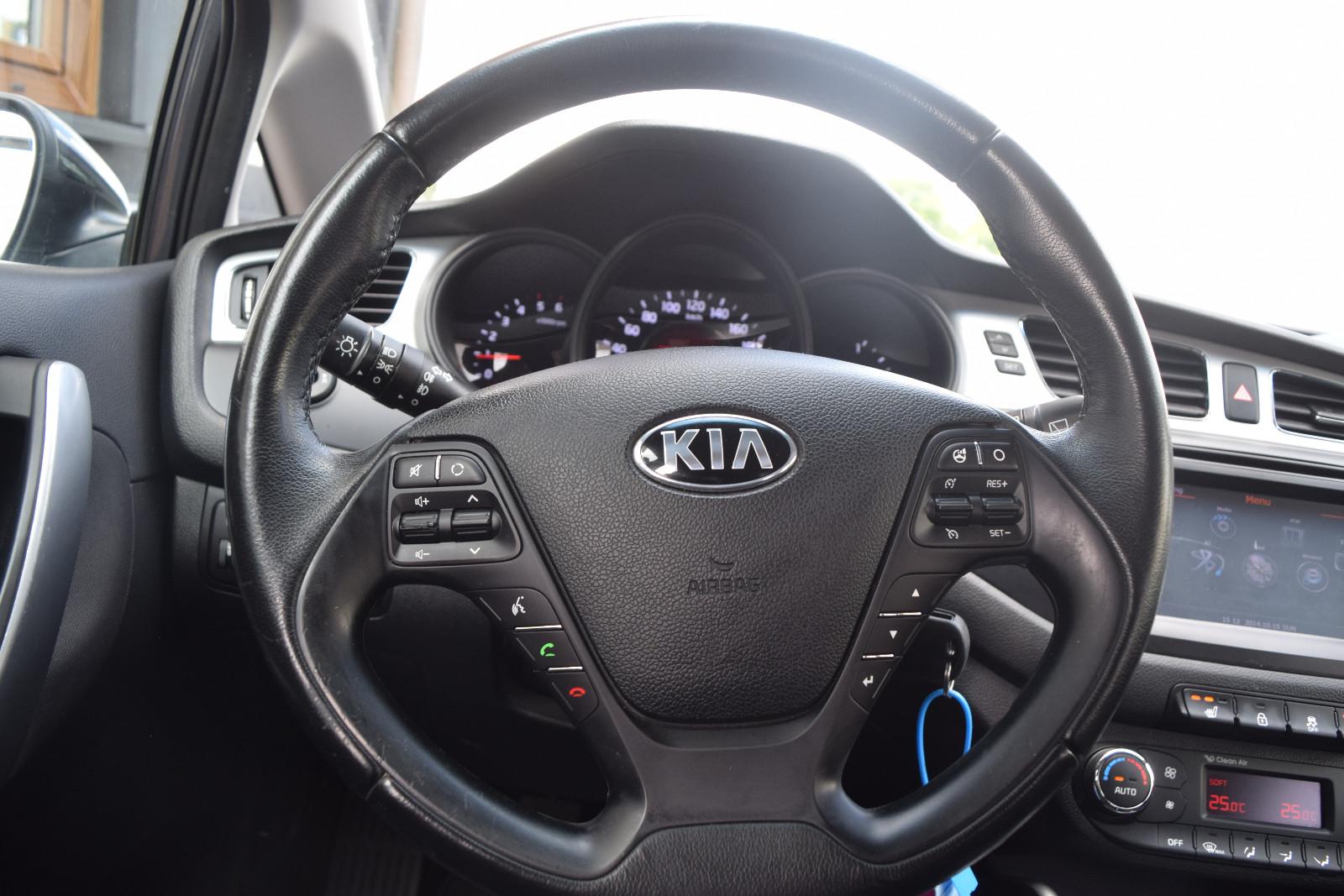 Kia cee'd 2013 — photo 10