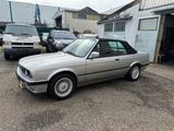 BMW 318i Cabrio E30 Leder SHZ - BMW 318 mit Benzin-Antrieb: Cabrio, 318i E30
