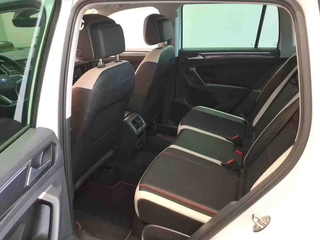 Fahrzeugabbildung Volkswagen Tiguan TDI Urban Sport DSG LED AHK Navi AID ACC