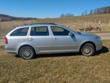 Skoda Octavia 2.0 TDI 4x4 Ambiente Combi Ambiente - Skoda Octavia aus 2011: Allradantrieb