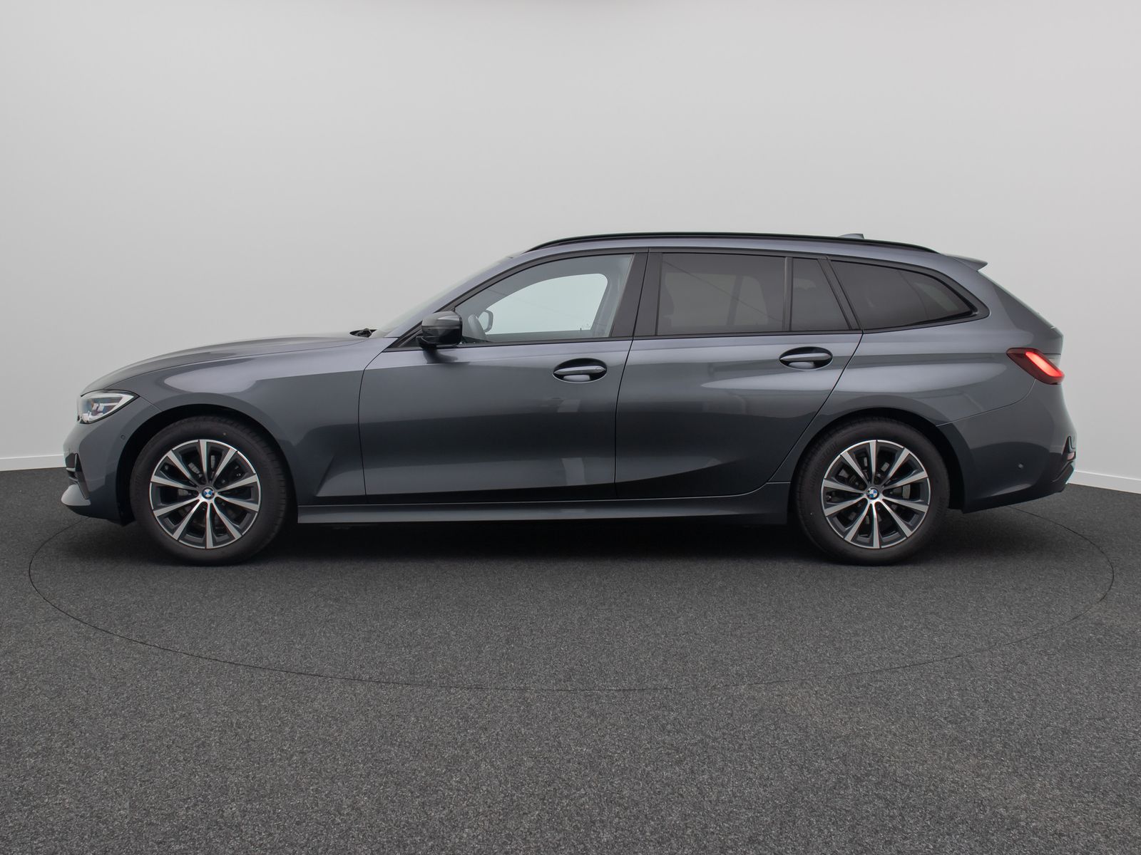 Fahrzeugabbildung BMW 320d Sport Line HUD DAB Kamera Alarm HiFi Leder