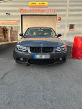 BMW E90 325i - BMW 325: E90 325i