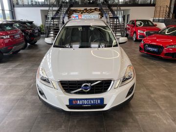 Volvo XC 60  Momentum AWD *AHK*NAVI*TEMPOMAT*ALLRAD*