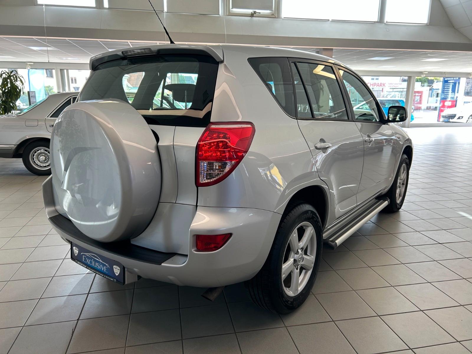 Toyota RAV4 2.0 VVT-i 152 ch 4x4 Executive • Boîte auto • 95 000 km • Cuir • Clim auto