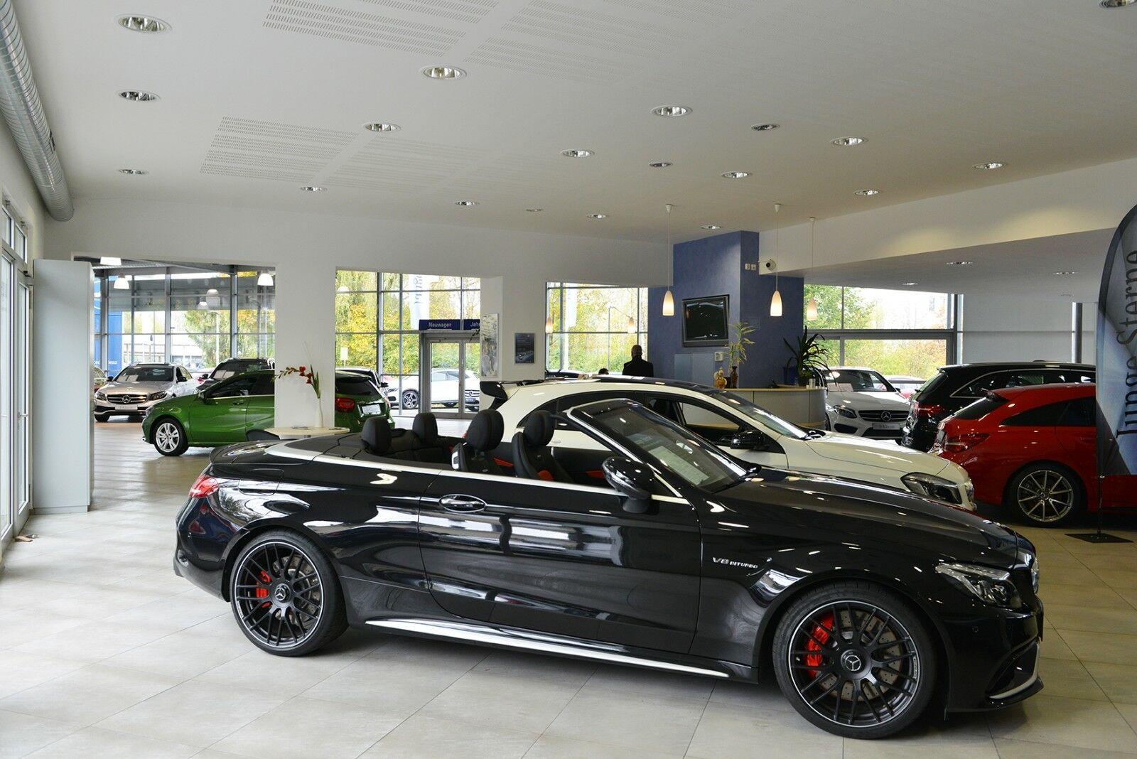 showroom-image-top
