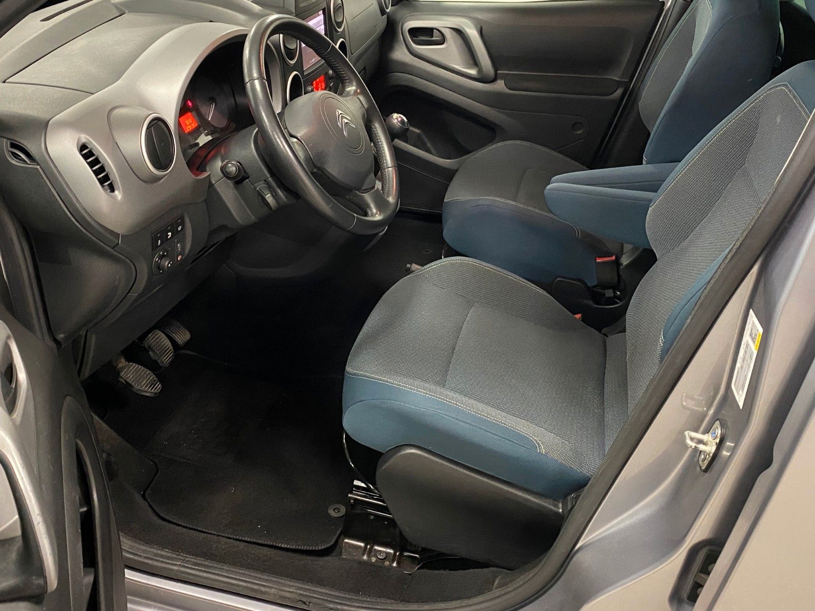 Fahrzeugabbildung Citroën Berlingo BlueHDi 120 S+S Multispace Selection+++