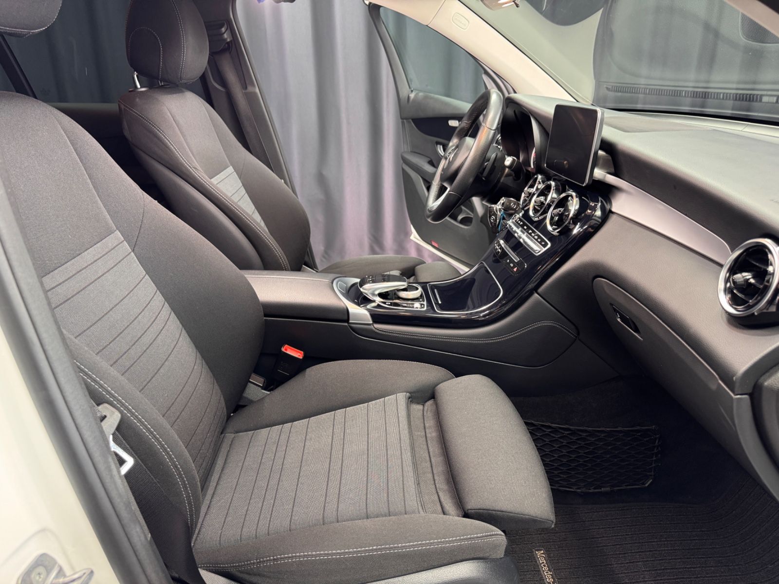 Fahrzeugabbildung Mercedes-Benz GLC 220 d 4Matic|NAVI|AUTOMATIK|AHK|KAMERA|