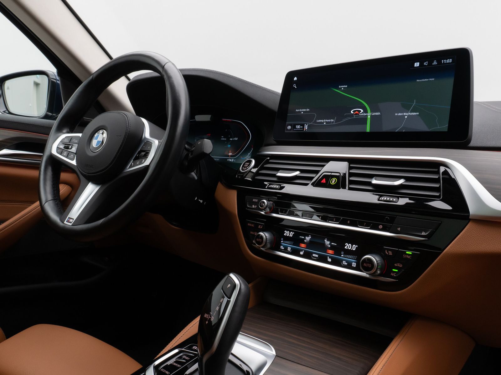 Fahrzeugabbildung BMW 520d xD LuxuryLine Glasdach Kamera Laser HUD H/K