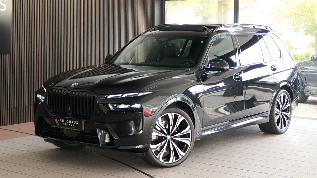 Image of BMW X7