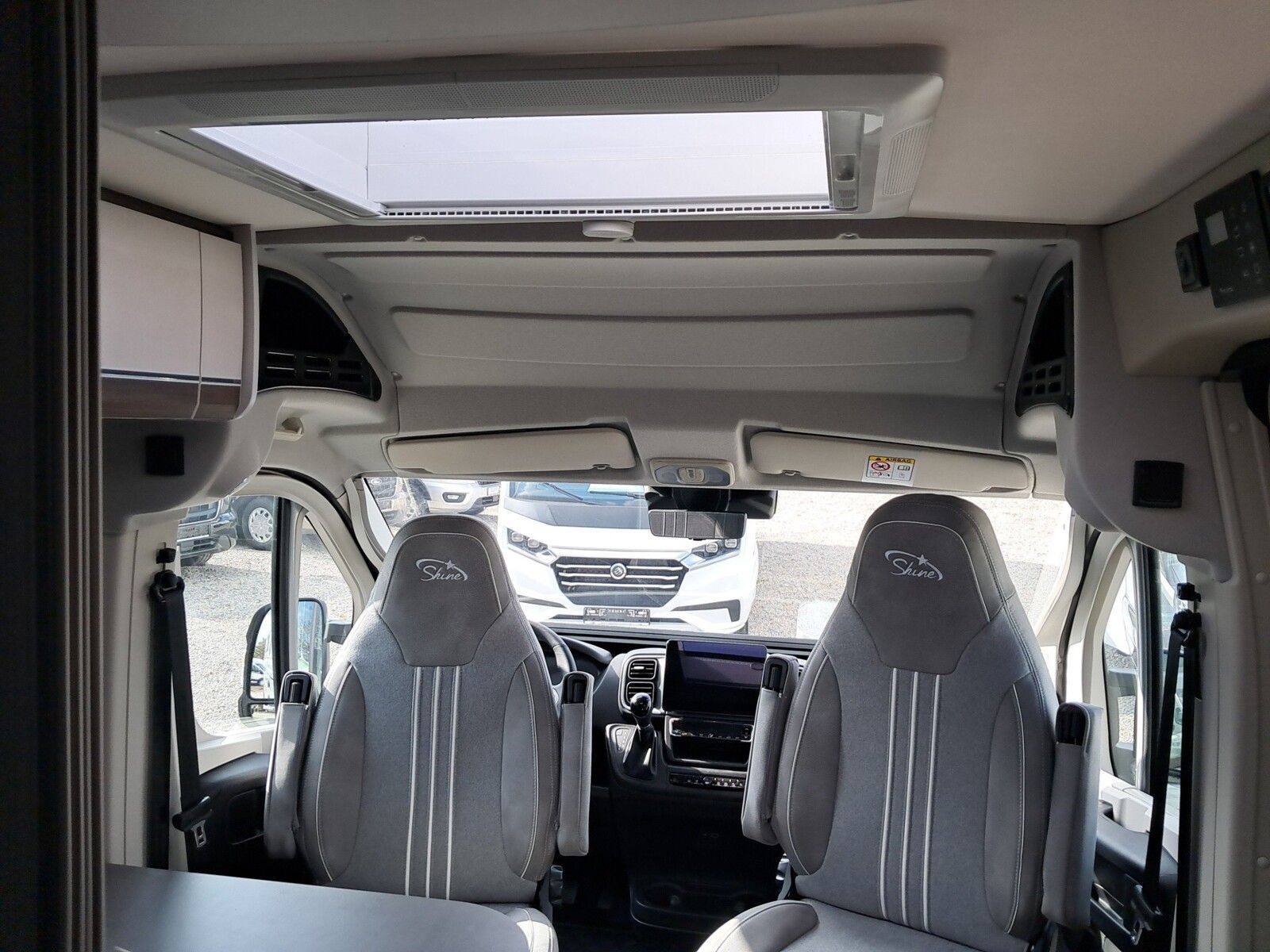 Fahrzeugabbildung Pössl Summit Shine 600 LR Citroen 180 PS Autom.