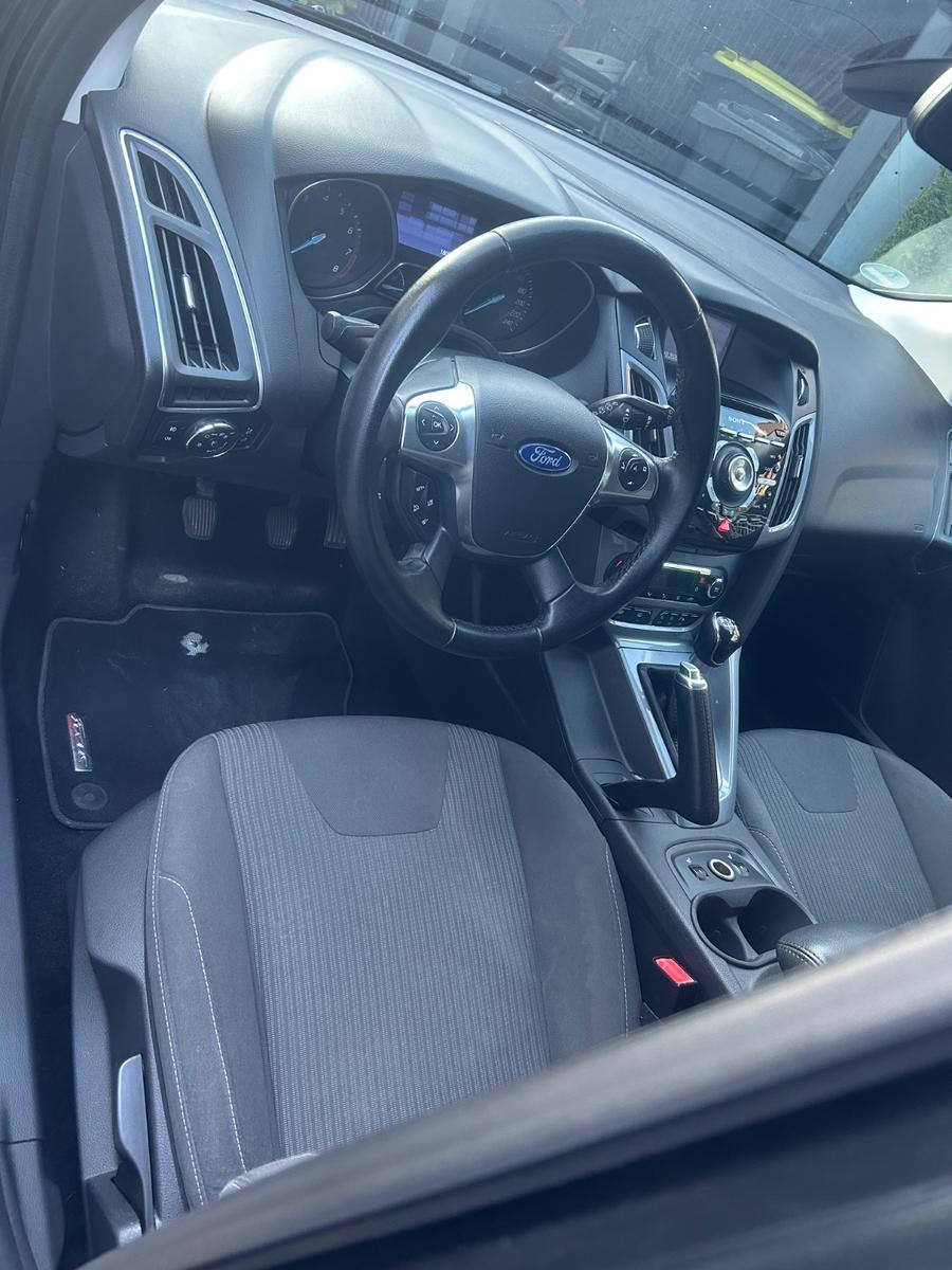 Ford Focus 2013 — photo 5