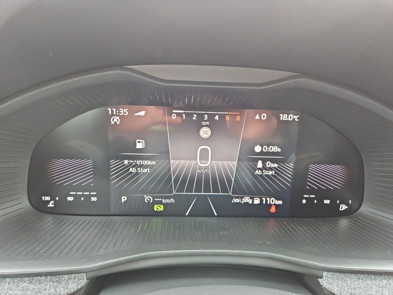 Fahrzeugabbildung SKODA Kamiq Selection TSI DSG MATRIX LED AHK uvm.