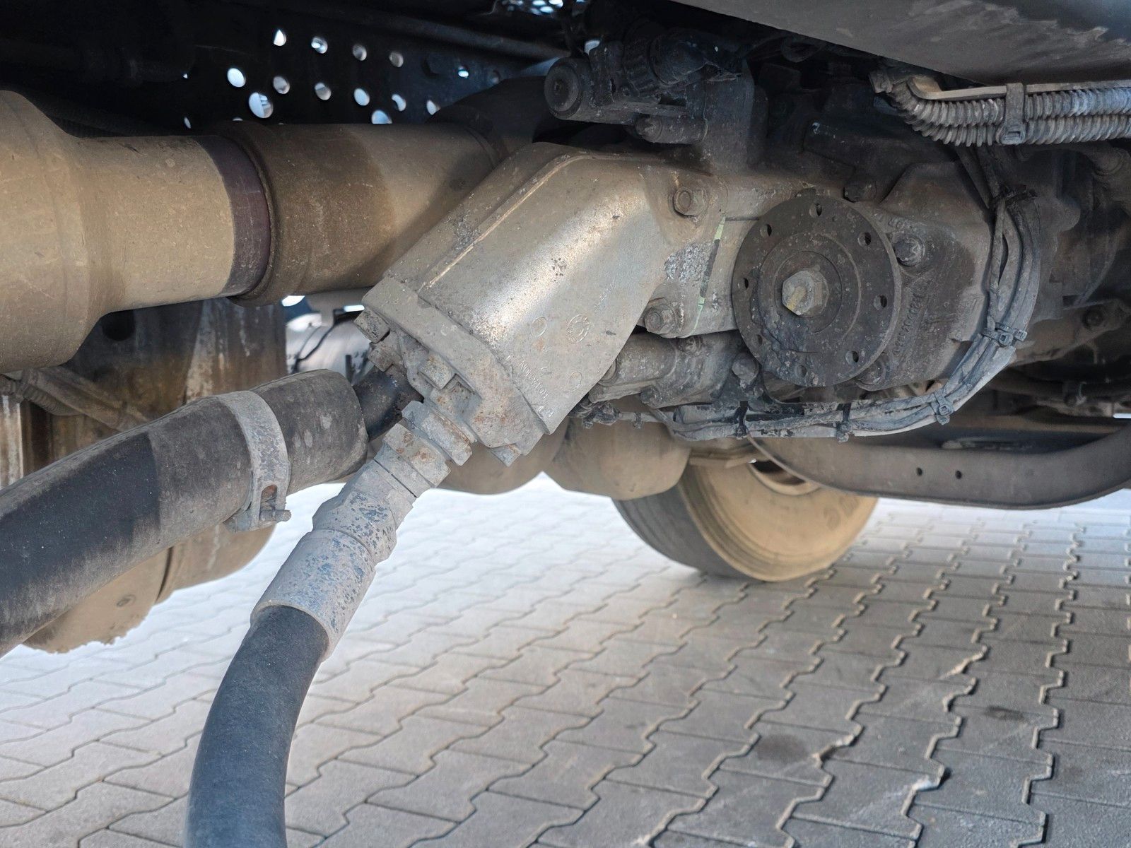 Fahrzeugabbildung Mercedes-Benz Actros 1846 LS Hydraulik, ADR, 2 x Nebenantrieb