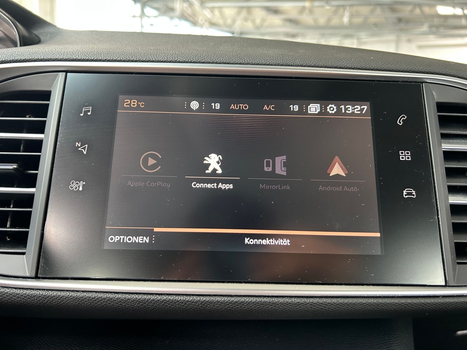Fahrzeugabbildung Peugeot 308 SW Allure KLIMA LED NAVI  ALU