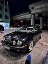 Jaguar S-Type 4.2 V8 - Jaguar S-Type: 4.2