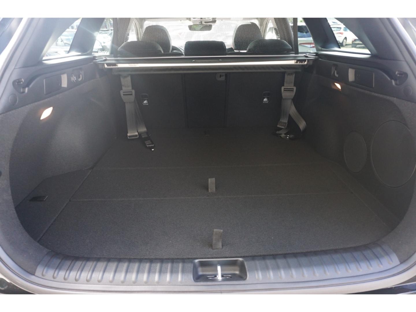 Kia Ceed_sw 1.5T 140 GT Line DCT7 Pano AHK Navi LED 