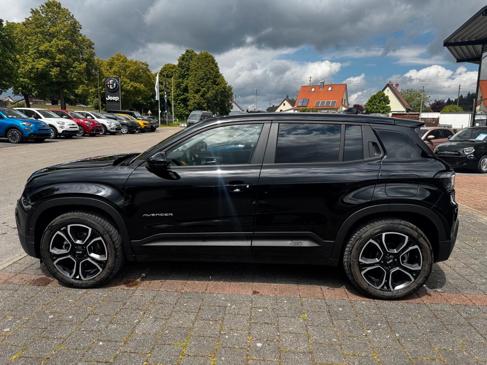 Fahrzeugabbildung Jeep AVENGER ELEKTRO 1ST EDITION NAVI KAMERA ACC