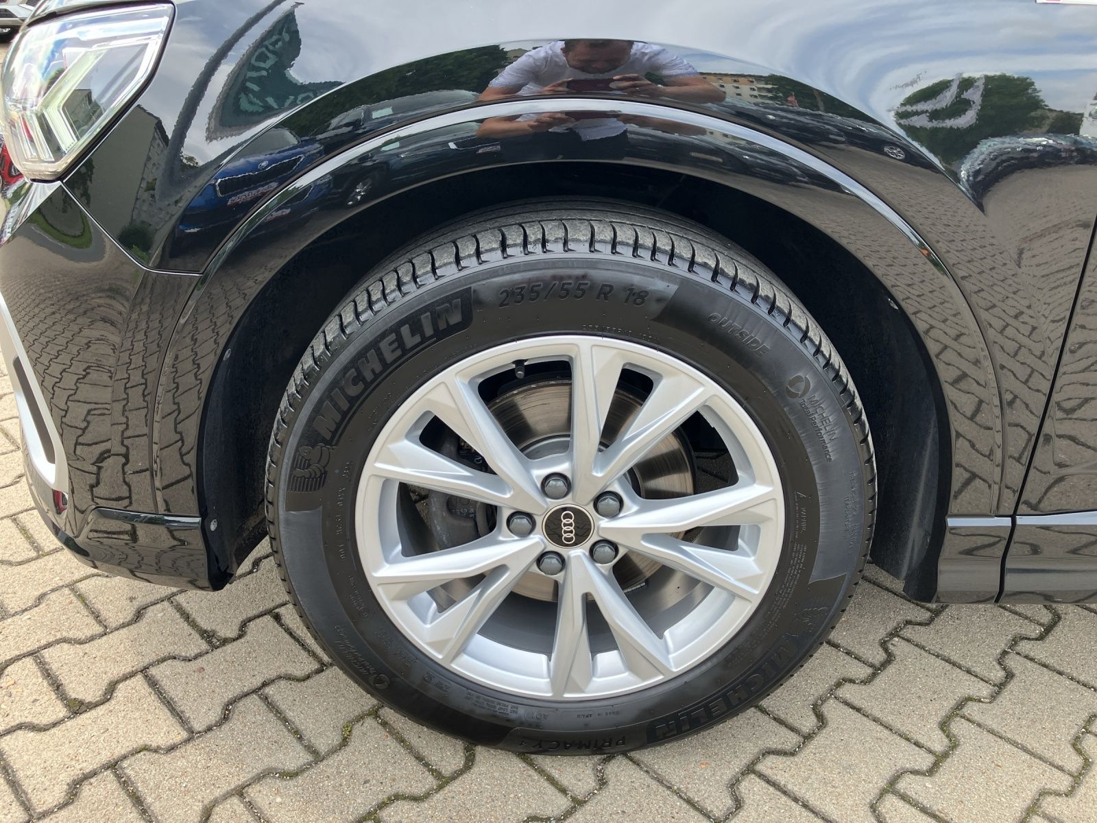 Fahrzeugabbildung Audi Q3 Sportback 35 TDI quattro S-line S-tronic LED