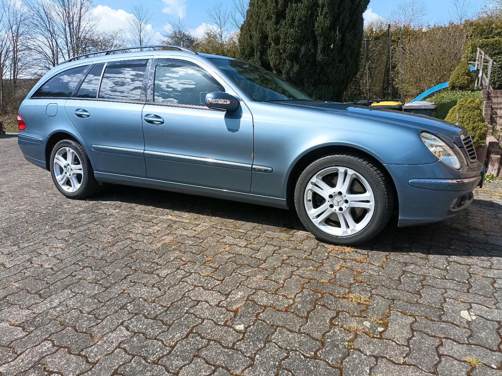 Mercedes-Benz E500 2004 — photo 6