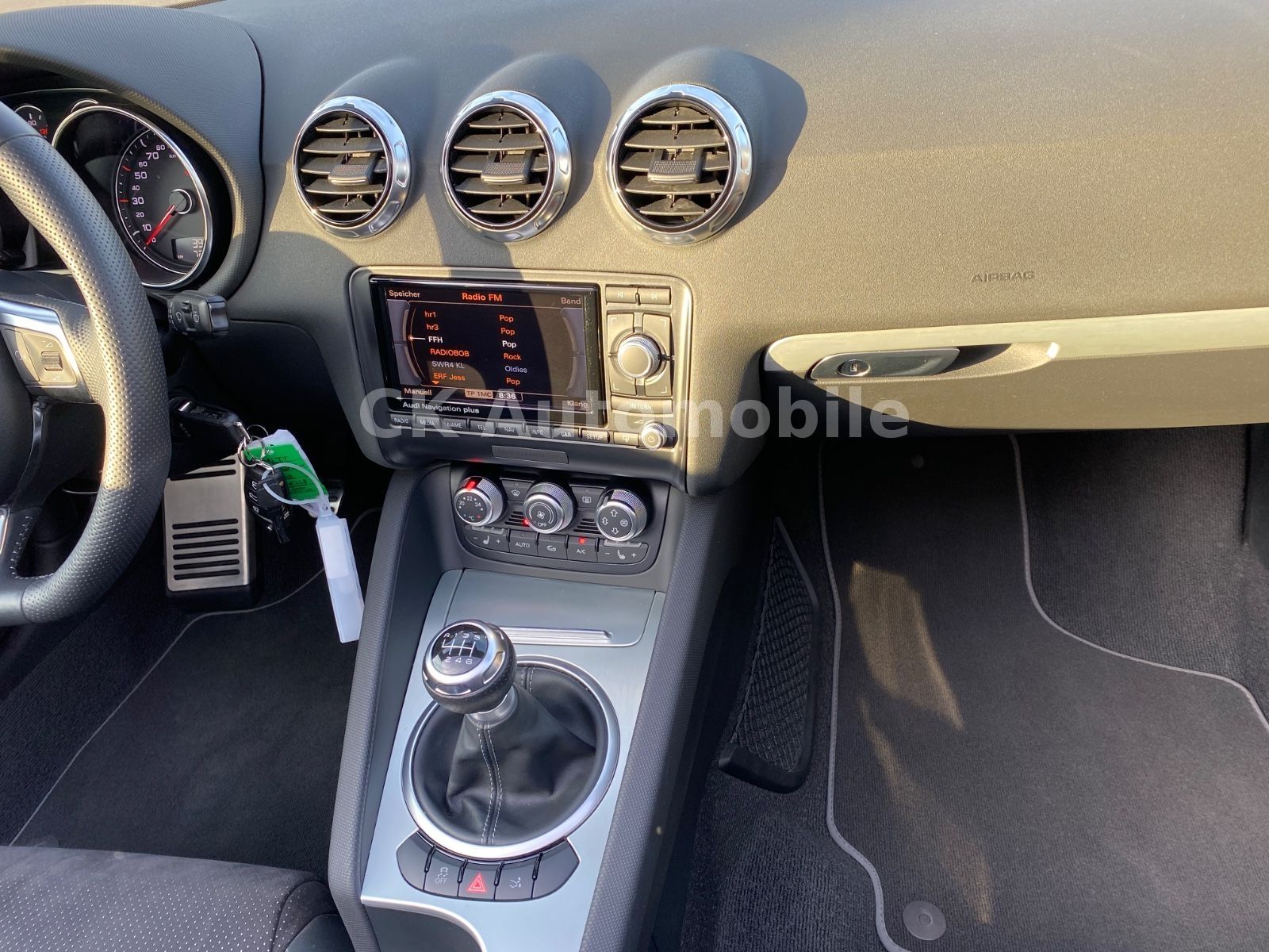 Fahrzeugabbildung Audi TT 1.8 TFSI Roadster S-Line/Navi/Bi-Xenon/PDC