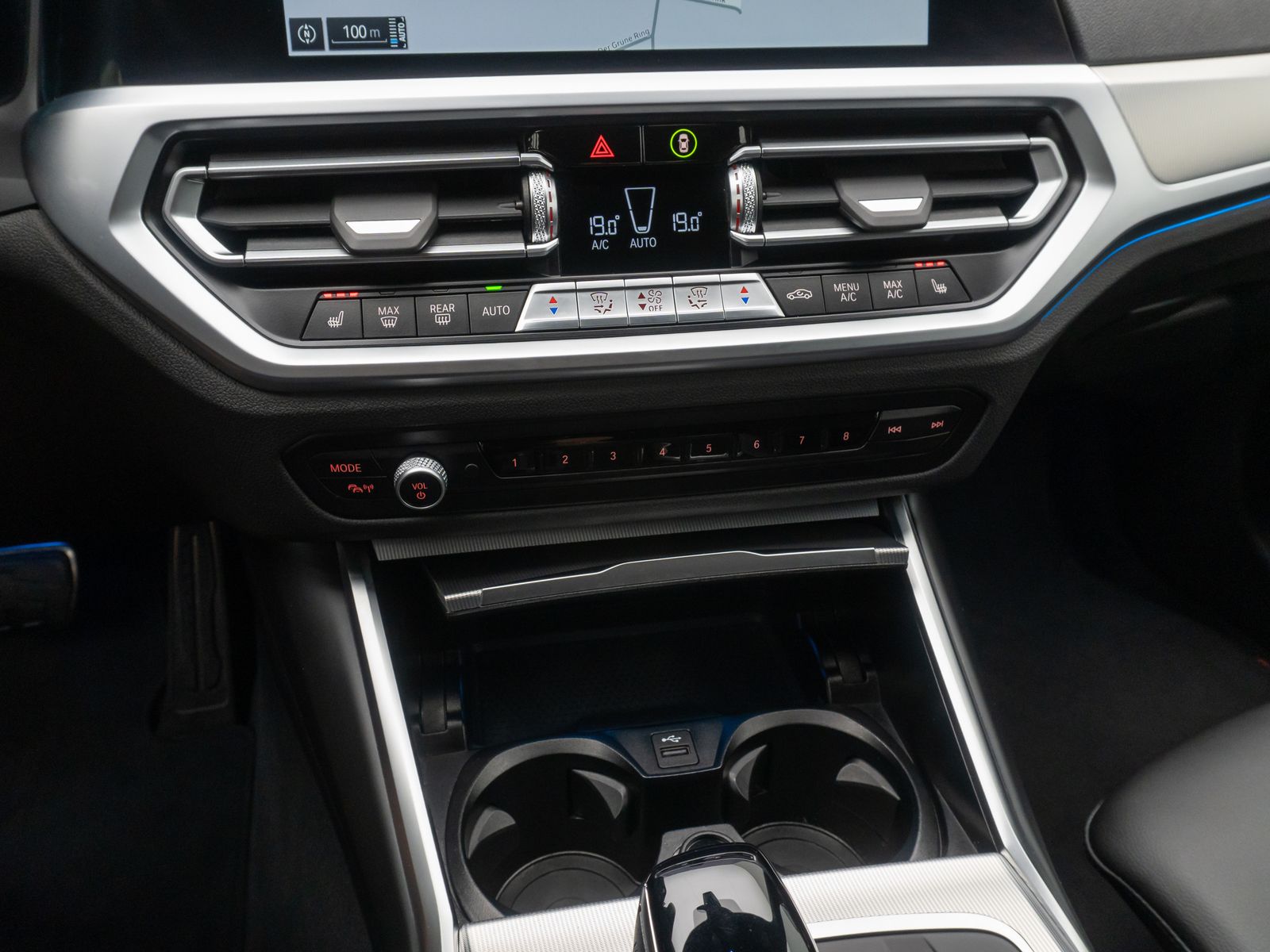 Fahrzeugabbildung BMW 320e M Sport Alarm DAB LED GeschwindigReg 19Zoll