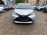 Toyota Aygo AYGO x-play*Klima*EU 5*5 Türig - silberne Toyota Aygo (X)