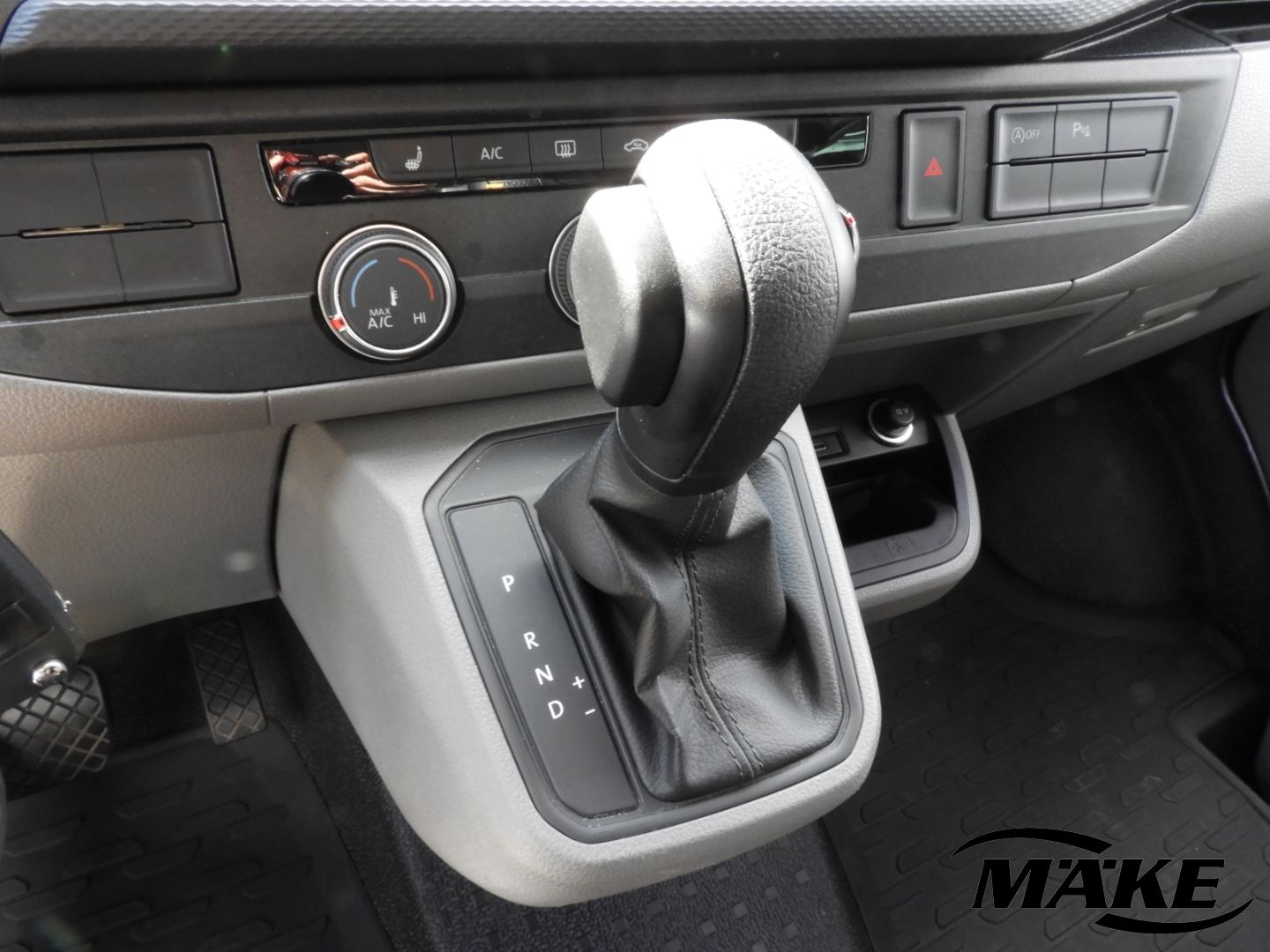 T6.1 Kombi 2.0 TDI DSG 8-Sitzer LED NAV AHZV