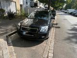 Toyota Avensise kombi - gebrauchte Toyota Avensis aus dem Jahr 2003