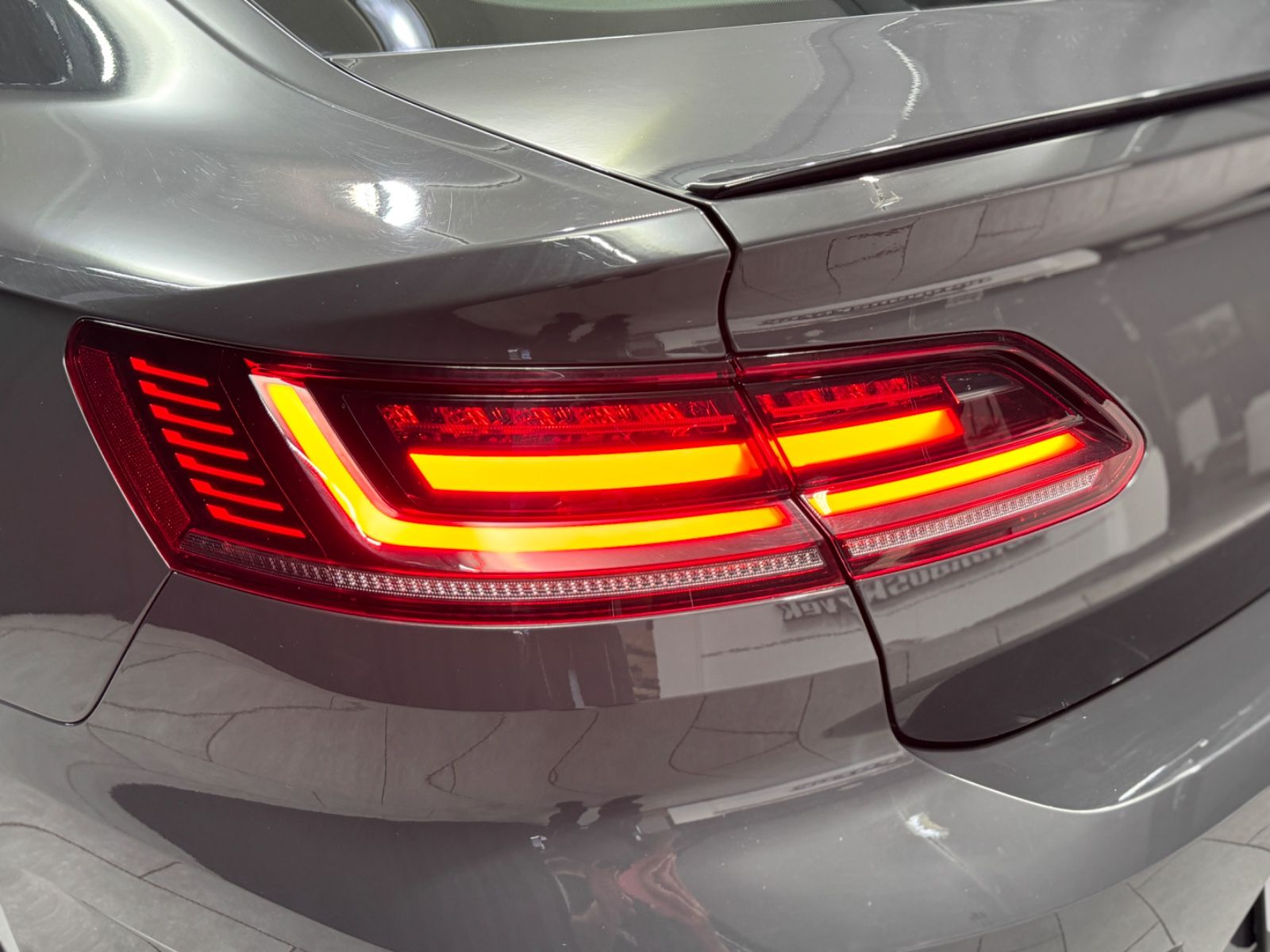 Fahrzeugabbildung Volkswagen Arteon R-Line|DSG|NAVI|ACC|DIGI-TACHO|1.HAND