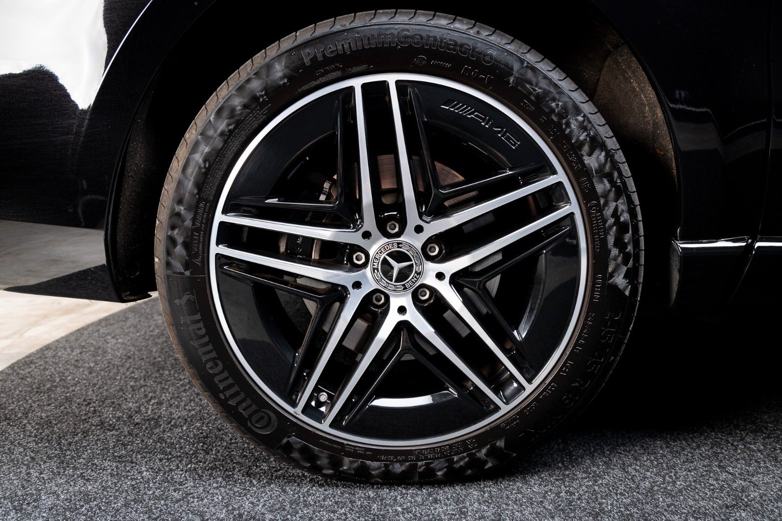 Fahrzeugabbildung Mercedes-Benz V 300 d 4MATIC EXCLUSIVE lang + AIRMATIC + Bur