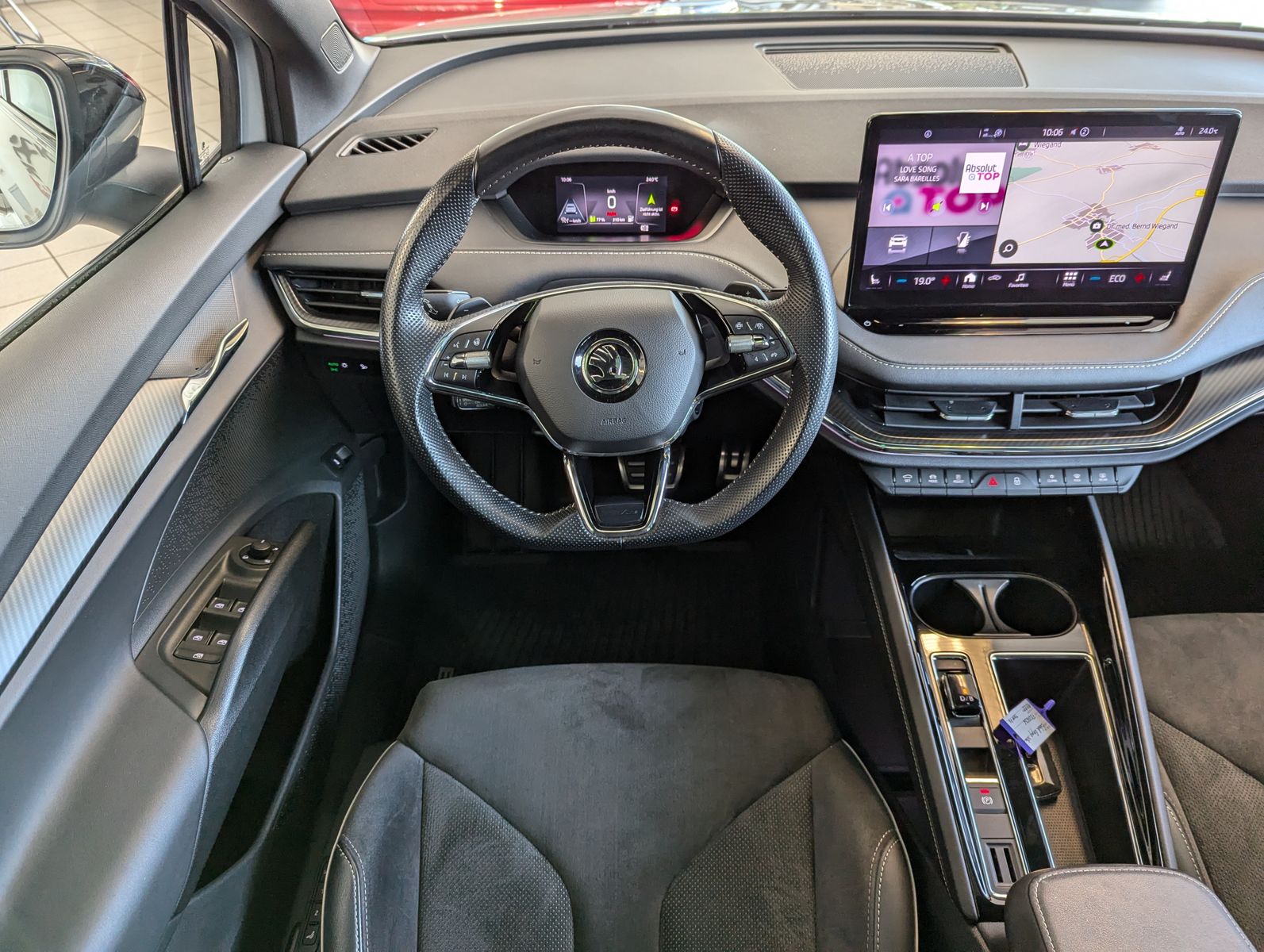 SKODA Enyaq 80 Sportline ACC Pano DCC Memory 360° HOD - Image 22